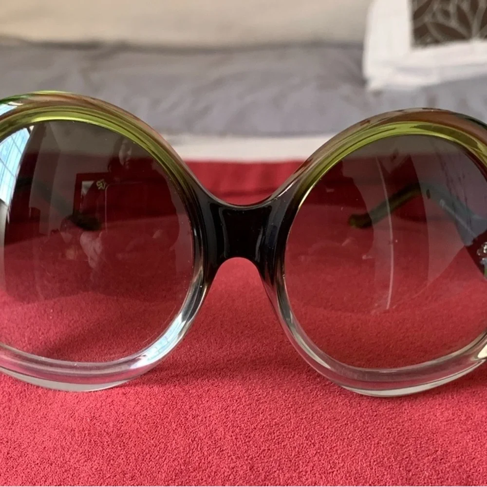 Authentic Balenciaga Paris Black and Green Oversized Sunglasses - Picture 3 of 6